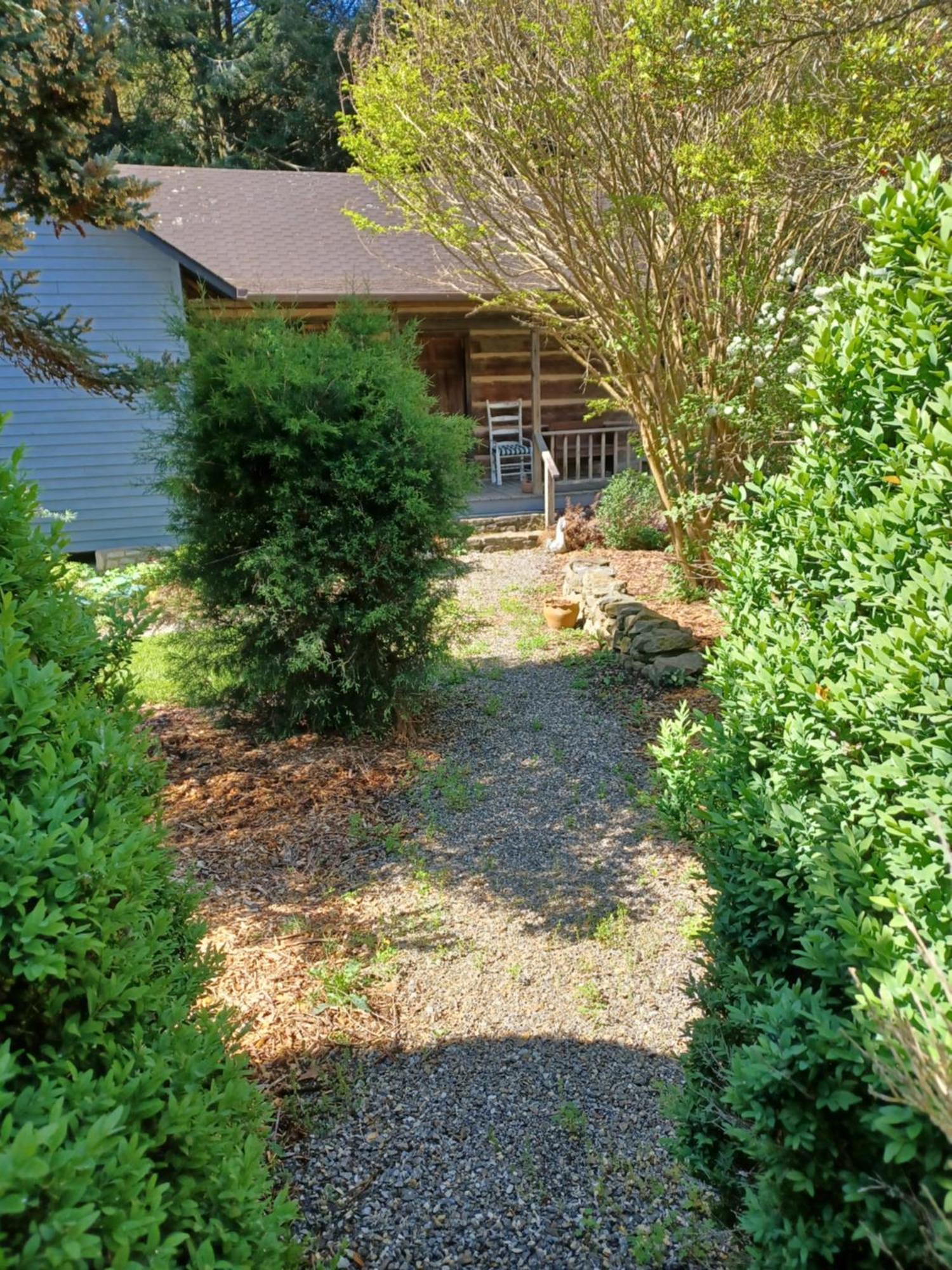 Restored1850S Log Cabin, With Gazebo And Gardens! 1 Mile To Downtown Weaverville Exterior photo