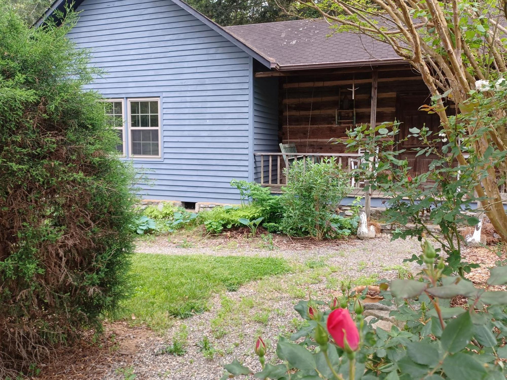 Restored1850S Log Cabin, With Gazebo And Gardens! 1 Mile To Downtown Weaverville Exterior photo