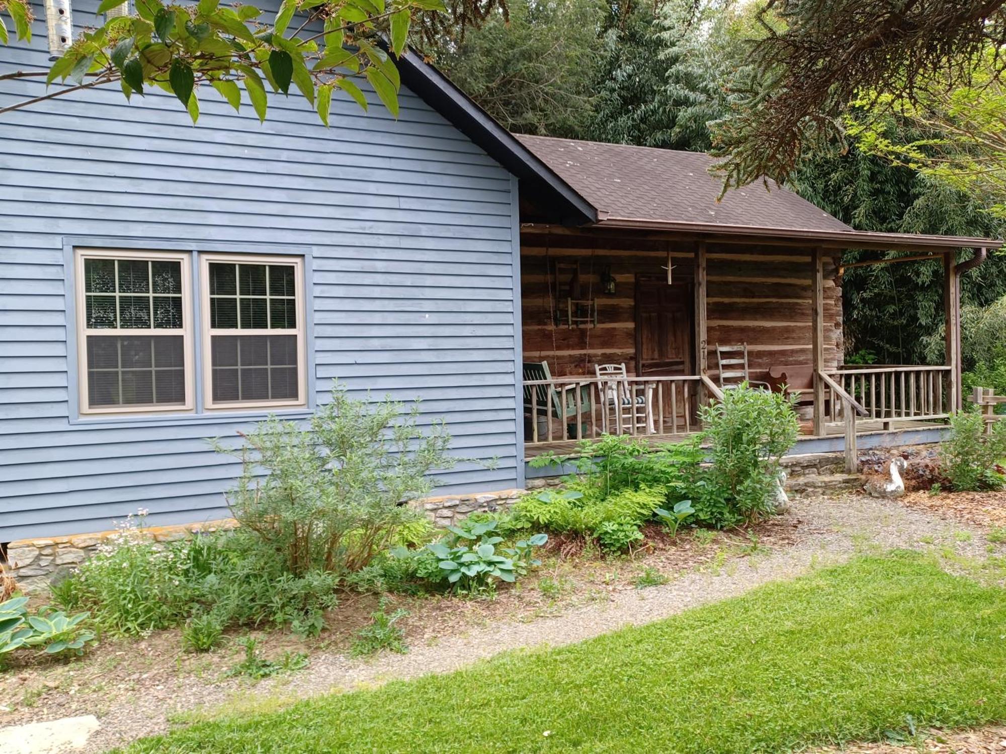 Restored1850S Log Cabin, With Gazebo And Gardens! 1 Mile To Downtown Weaverville Exterior photo