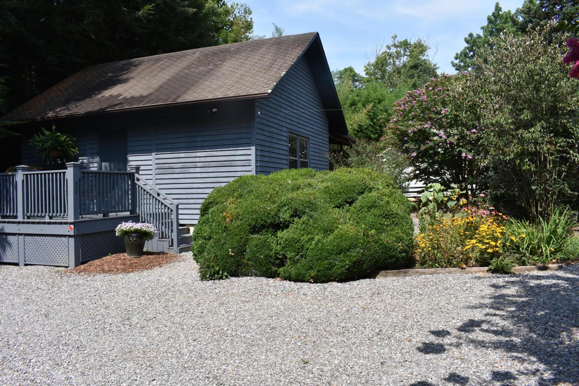 Restored1850S Log Cabin, With Gazebo And Gardens! 1 Mile To Downtown Weaverville Exterior photo